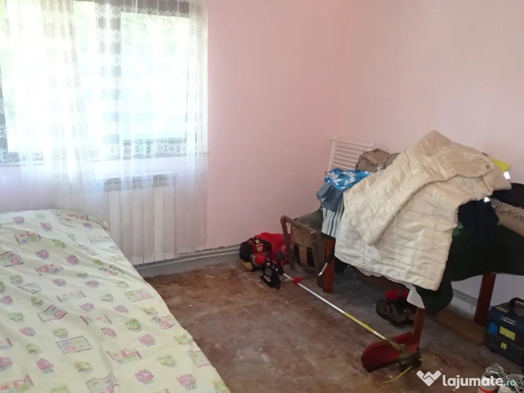 Vand apartament de 3 camere decomandat Deva, etaj 2, Micro 15, mobilat