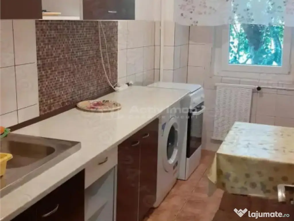 Vitan Mall - garsoniera - bloc izolat termic 