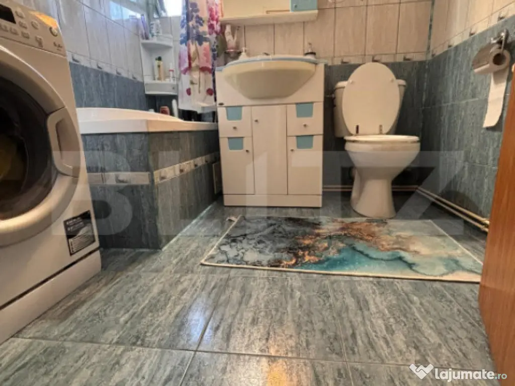 Apartament spatios, 2 camere, decomandat, 58 mp, zona Craite