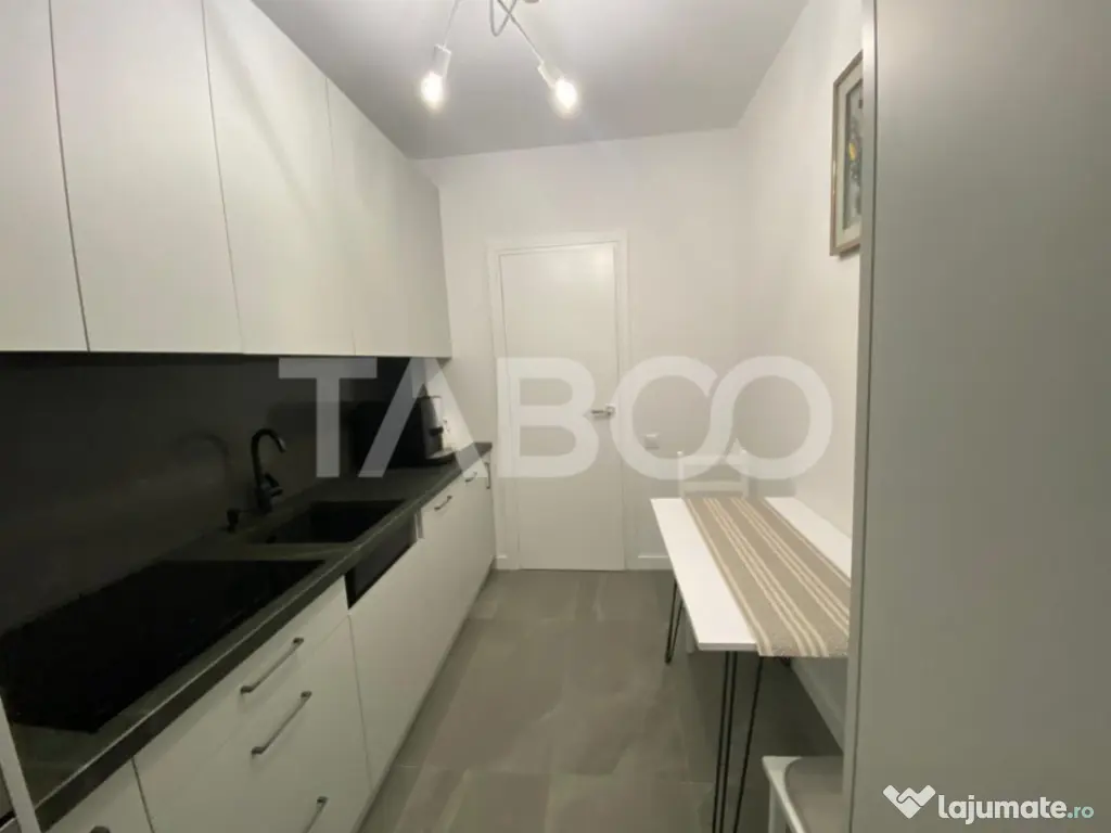 Apartament de vanzare 2 camere decomandate zona Park Lake C 