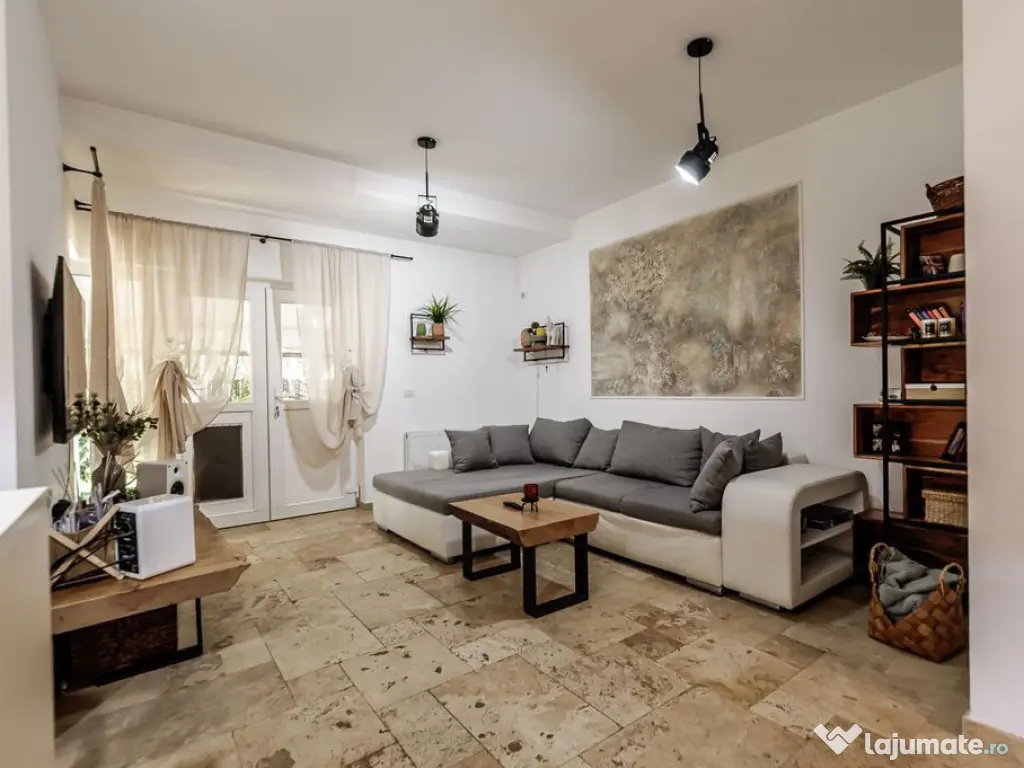 Casă de vânzare – Via Carmina, Vladimirescu -zonă re... 