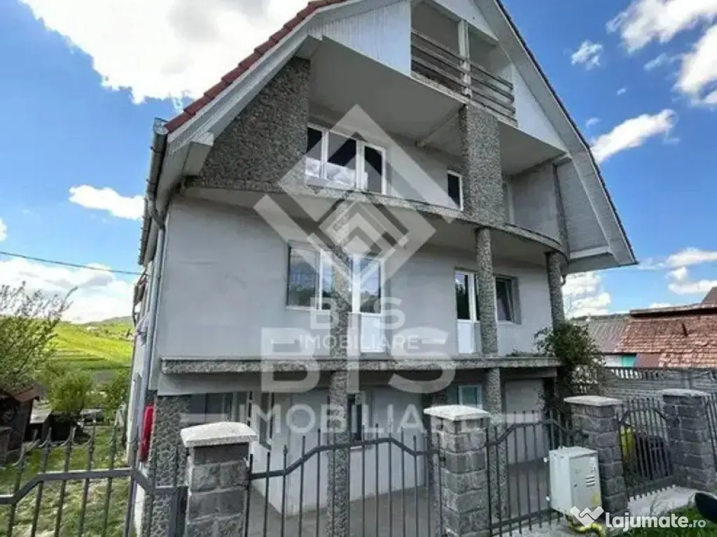 Casa spatioasa pe 3 nivele - Sigmir