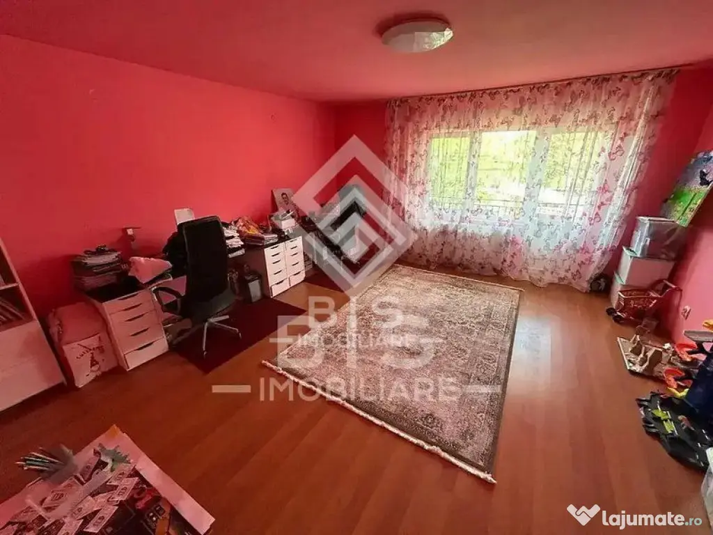 Casa spatioasa pe 3 nivele - Sigmir