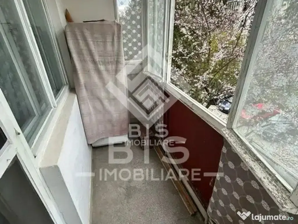 Apartament 2 camere - Decebal - Etaj 2 - Semidecomandat -