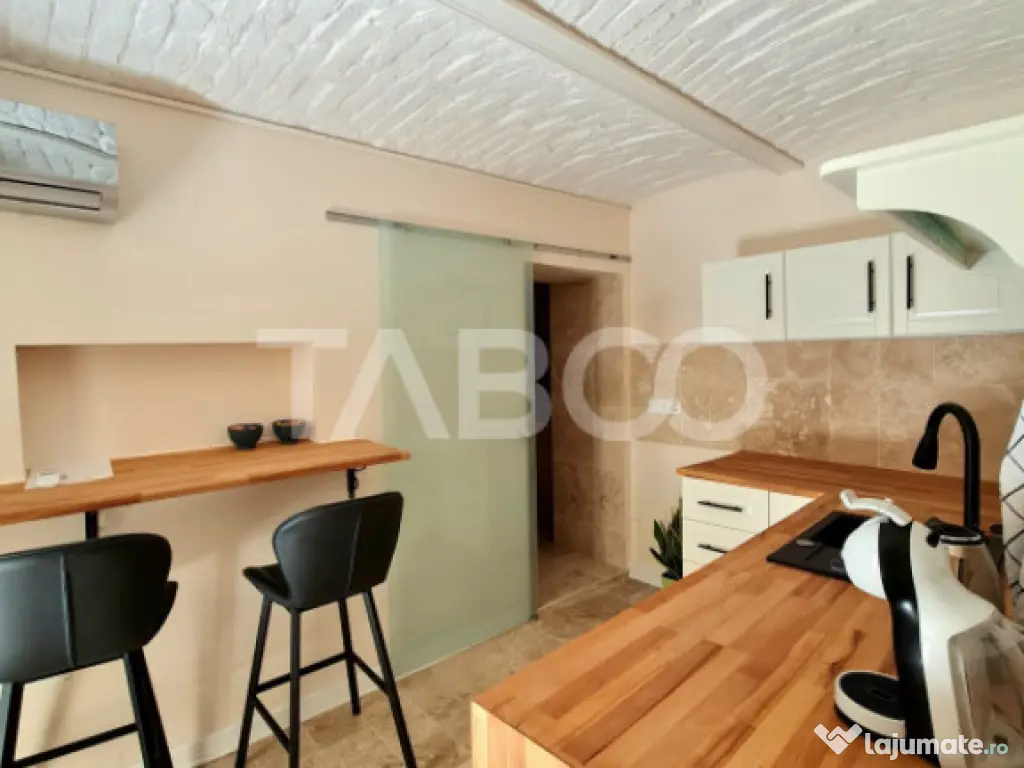 Garsoniera de vanzare recent renovata modern in zona Ultrace 