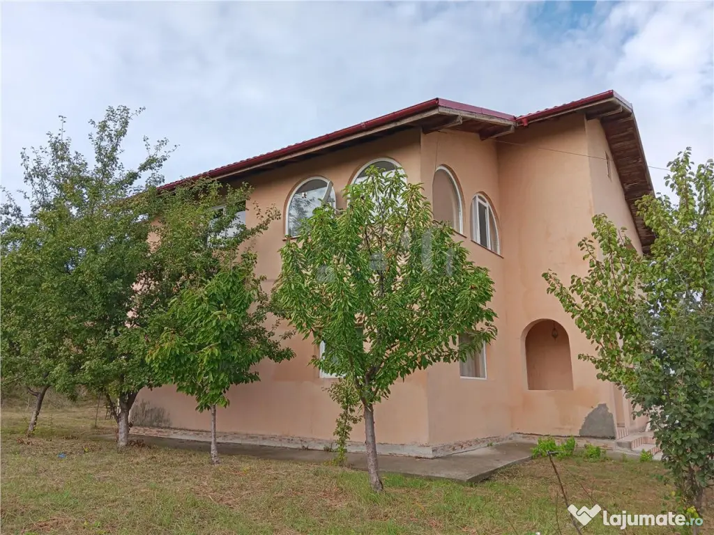 Chiperesti Tomesti Vila P E SU=236mp 5 dormitoare living d