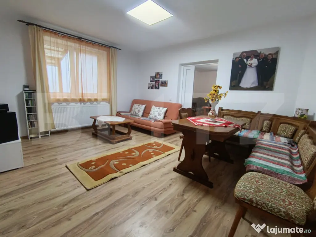 Casa cu 3 camere și teren în suprafață de 2000 mp