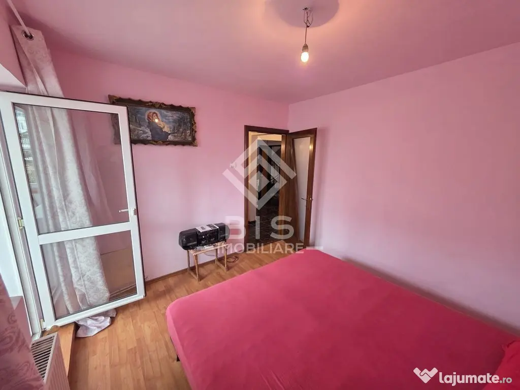 Apartament 3 camere zona Stefan Cel Mare 