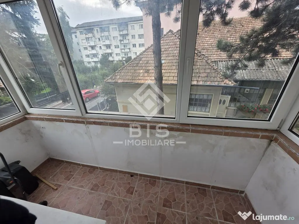 Apartament 3 camere zona Stefan Cel Mare 