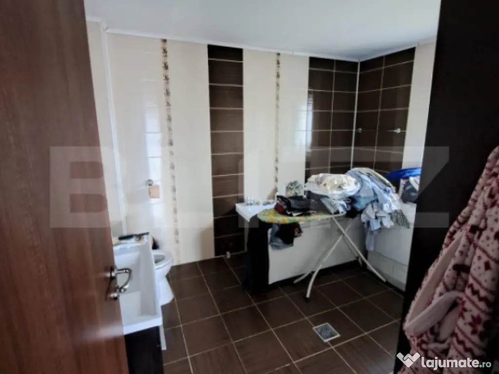 Casă 330 m² – teren 1210 m² – ideală pentru locuinț