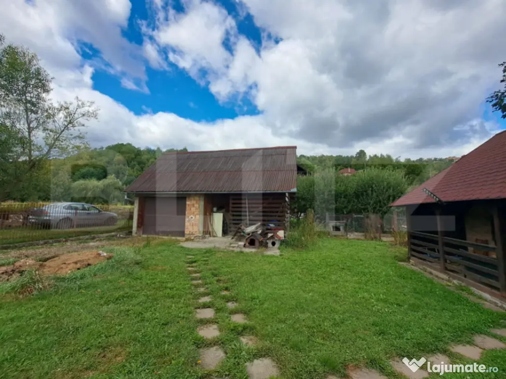 Casă 330 m² – teren 1210 m² – ideală pentru locuinț