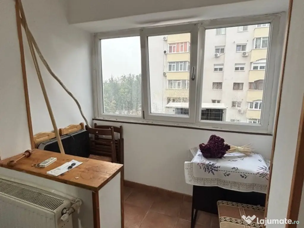 De închiriat garsonieră spațioasă și luminoasă – 30 mp, 320 €/lună 