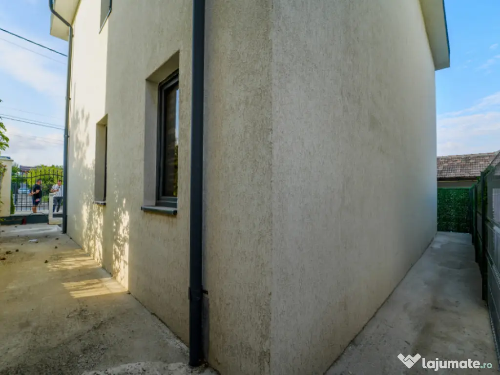 Vilă stil mediteranean Ovidiu poziție excelentă 4 camere