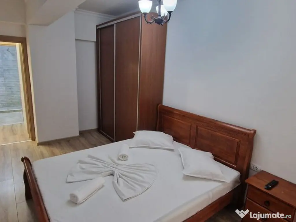 Mamaia zona Butoaie, bloc nou , mobilat utilat 