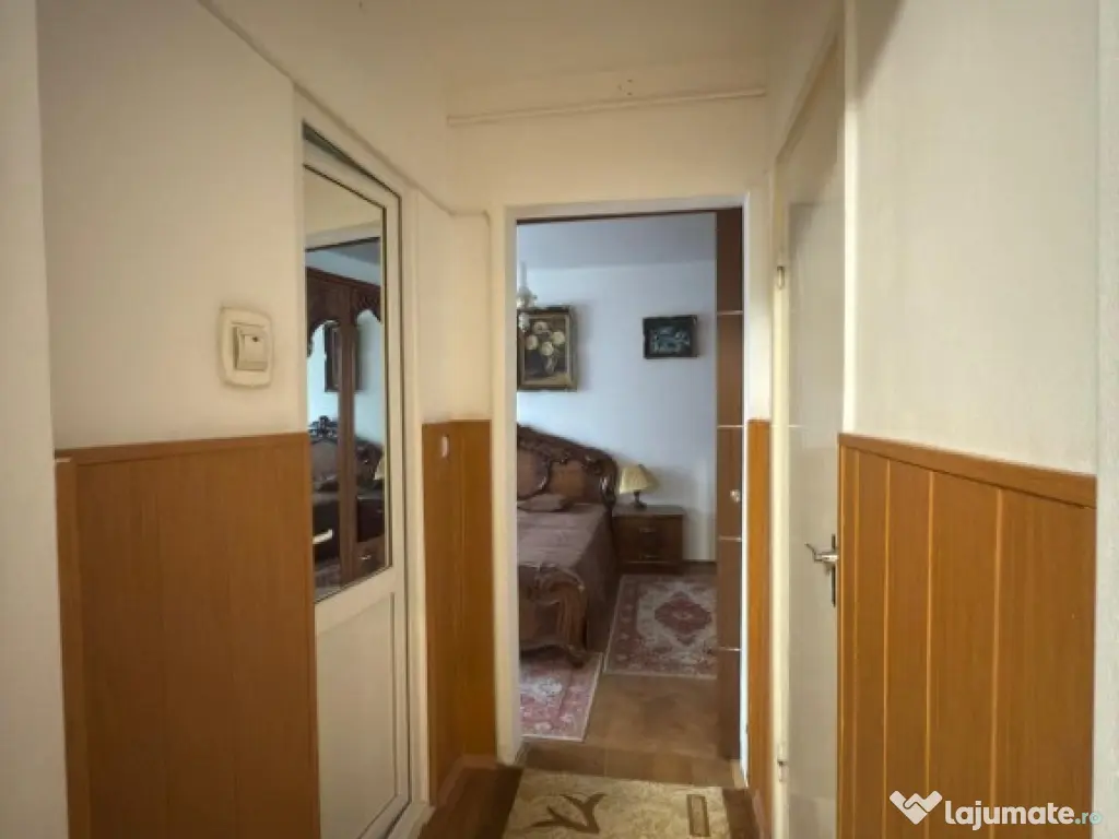 Apartament cu 2 camere, semidecomandat - zona Astra 