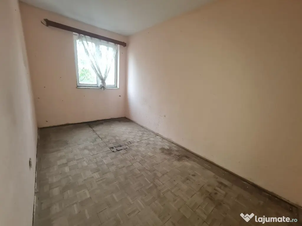 4 camere cf 2 Hipodrom sup 55 mp 