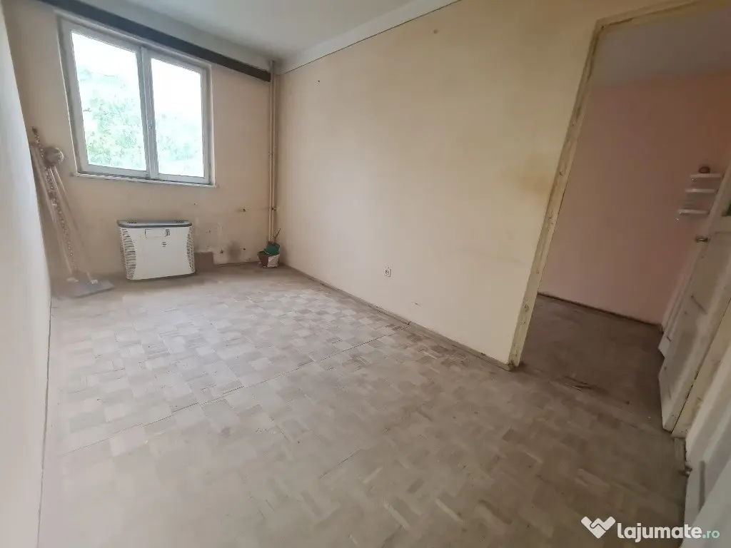 4 camere cf 2 Hipodrom sup 55 mp 