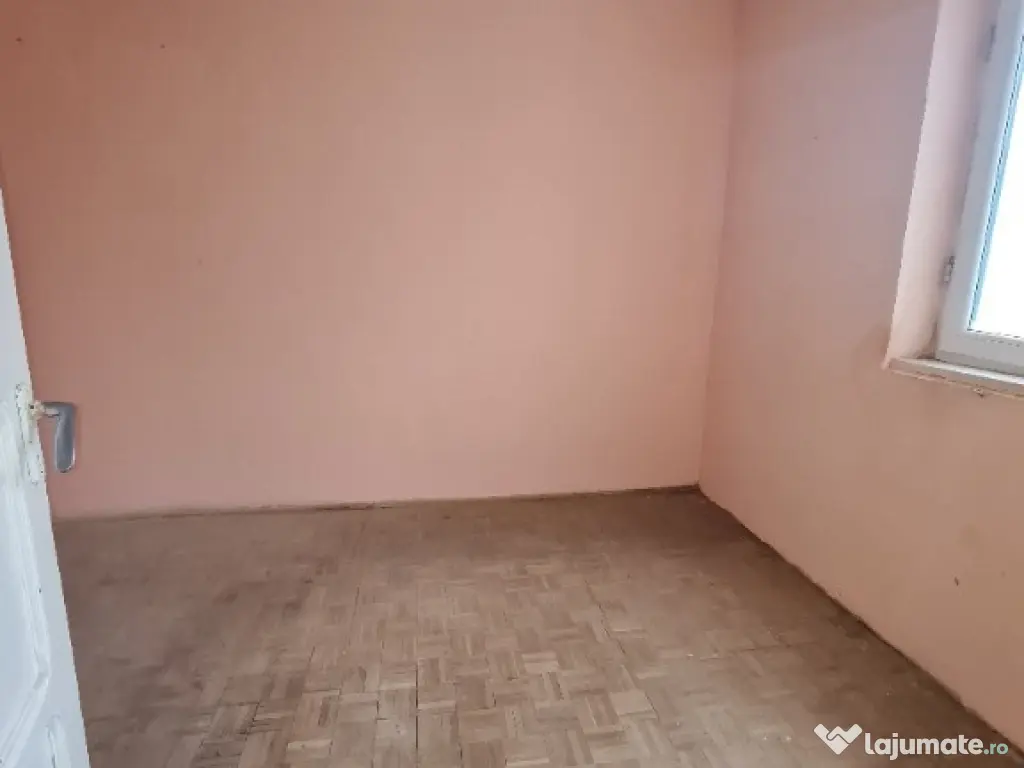 4 camere cf 2 Hipodrom sup 55 mp 