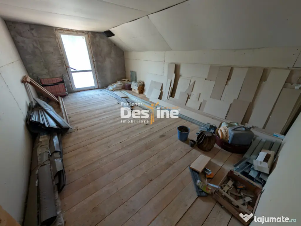 Investiție, Casă 170 mp cu 2400 mp teren cu IAZ la asfalt 