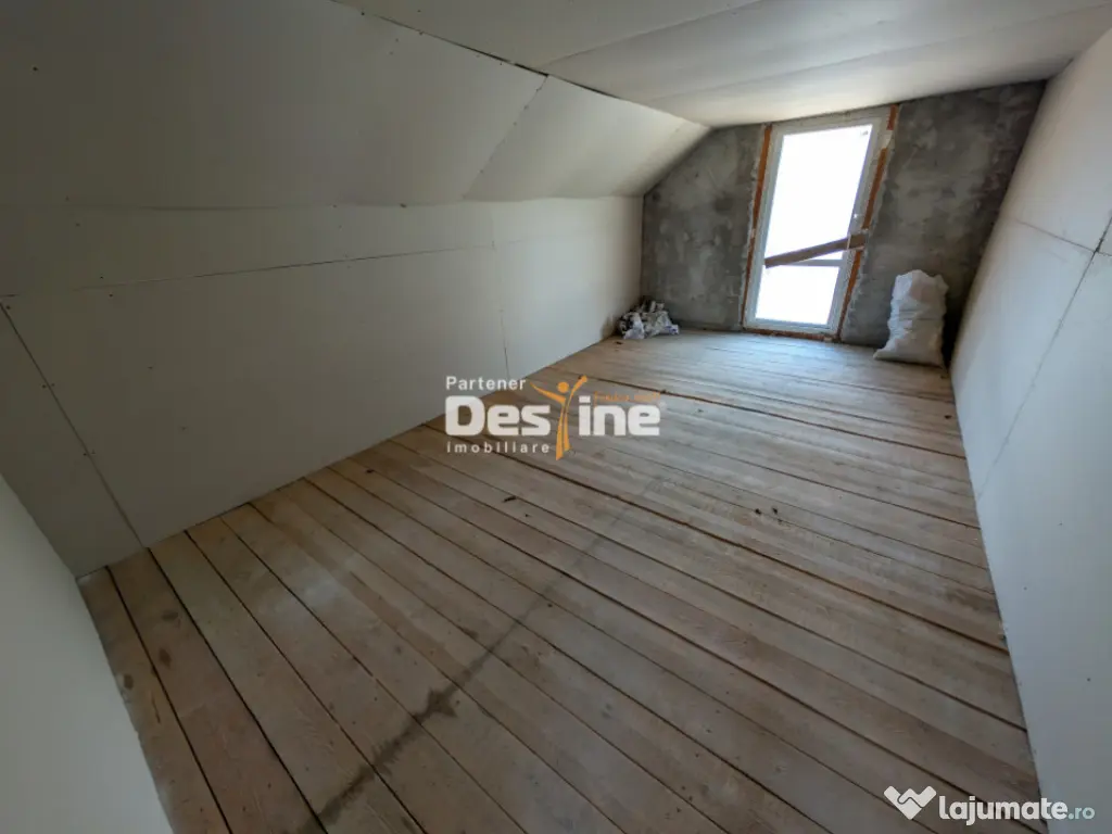 Investiție, Casă 170 mp cu 2400 mp teren cu IAZ la asfalt 