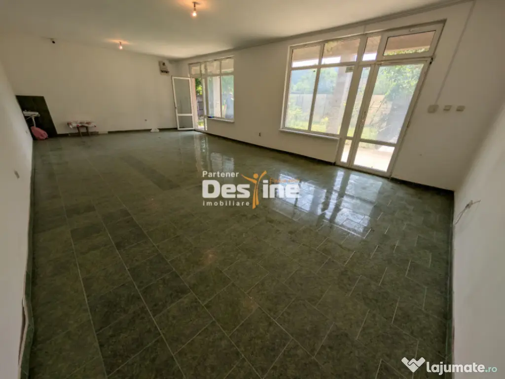 Investiție, Casă 170 mp cu 2400 mp teren cu IAZ la asfalt 