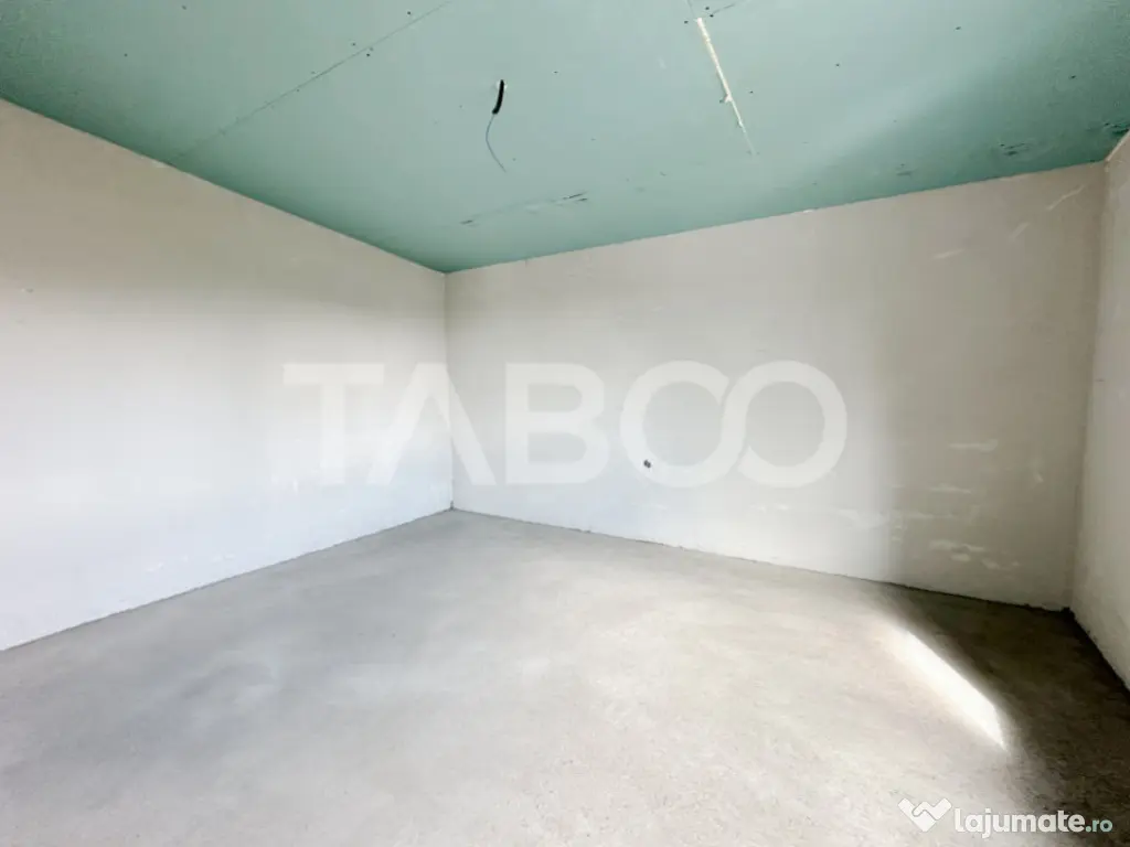 De vanzare duplex 200 mp utili si teren liber 180 mp cu gara 