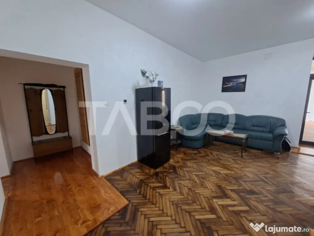 Apartament de inchiriat 3 camere in centrul vechi al orasulu 