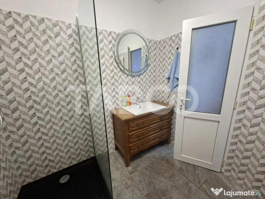 Apartament de inchiriat 3 camere in centrul vechi al orasulu 