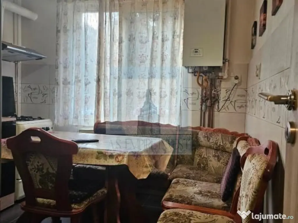 Garsonieră decomandată, etaj parter- Astra