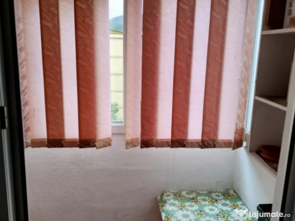 Apartament 3 camere, decomandat, Piatra Neamț 