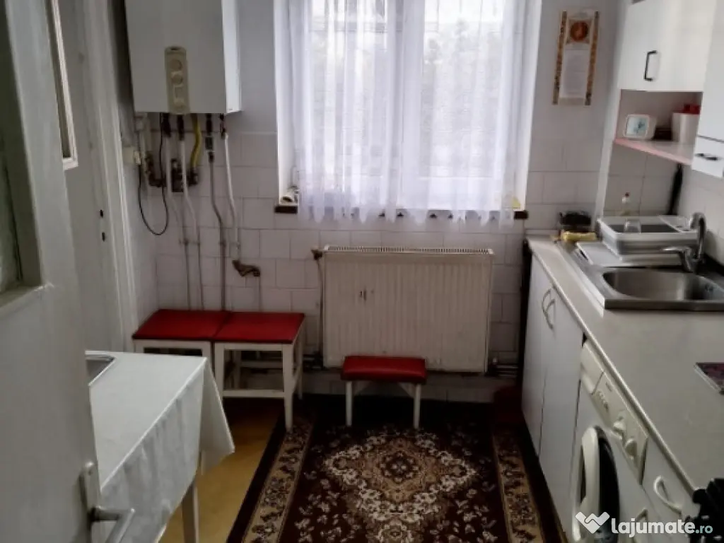 Apartament 3 camere, decomandat, Piatra Neamț 