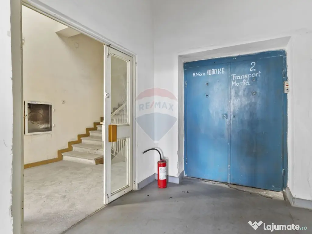 Cladire unica cu destinatii multiple de vanzare Ultracent... 