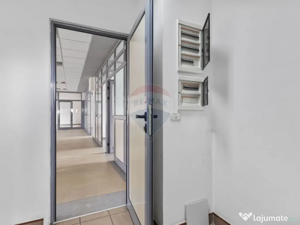 Cladire unica cu destinatii multiple de vanzare Ultracent... 