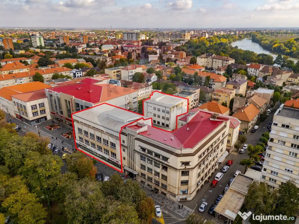 Cladire unica cu destinatii multiple de vanzare Ultracent... 