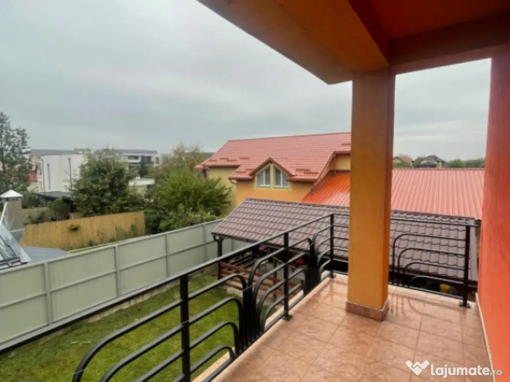 Apartament de 3 camere, 65 mp, strda Crizantemelor