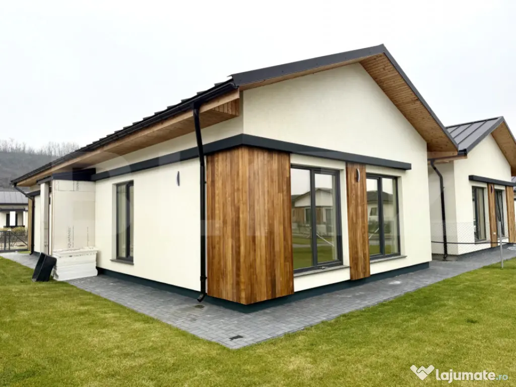 Casa individuala de 3 camere, 90mp, curtea 355mp, 15 minute