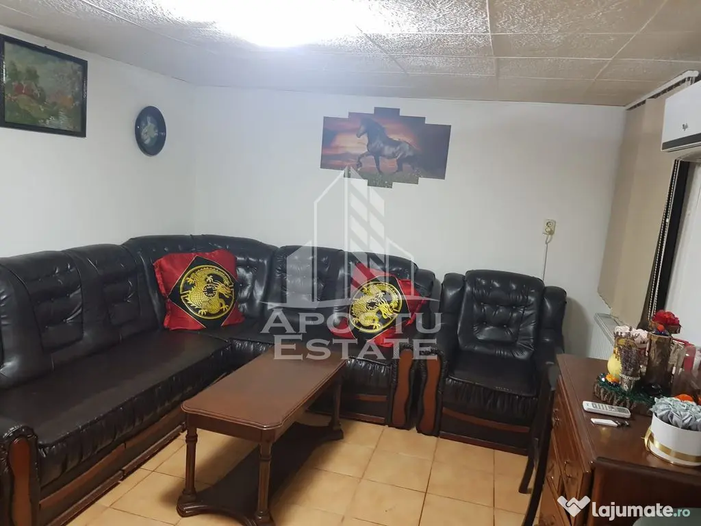 Casa individuala, 4 camere, 2 cai de acces, situata in zo...