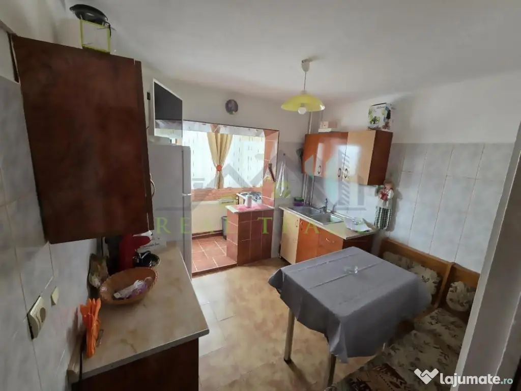 Apartament 2 camere decomandat etajul 2 Craiter