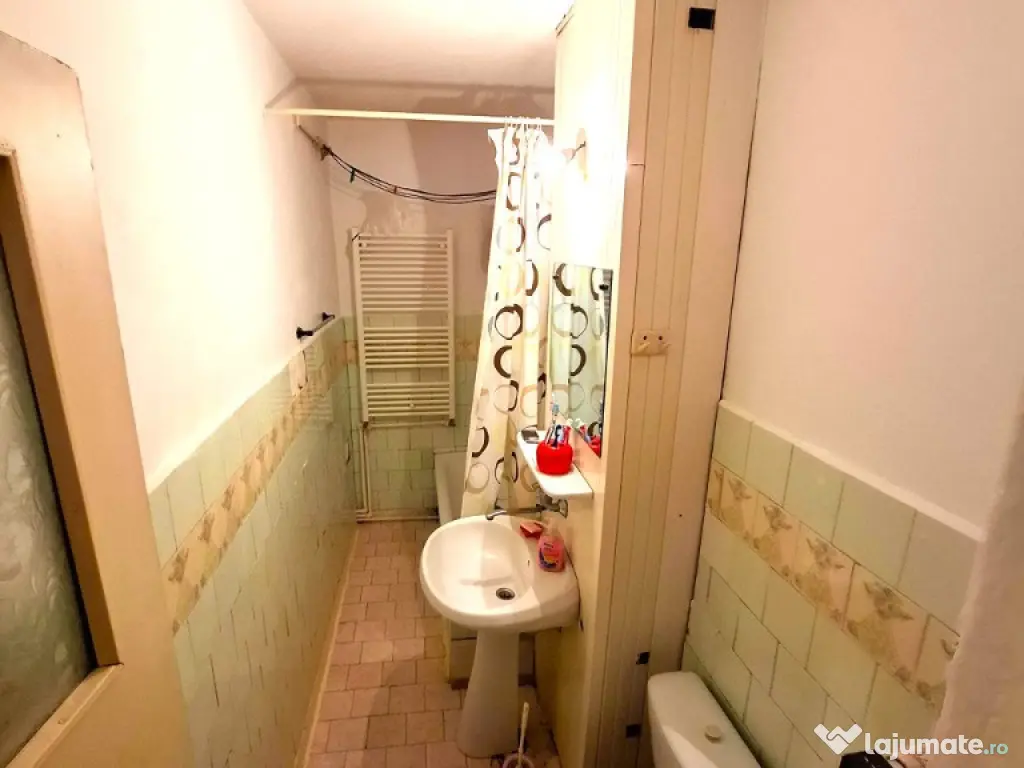 Apartament 3 camere, etaj1 (Politie)