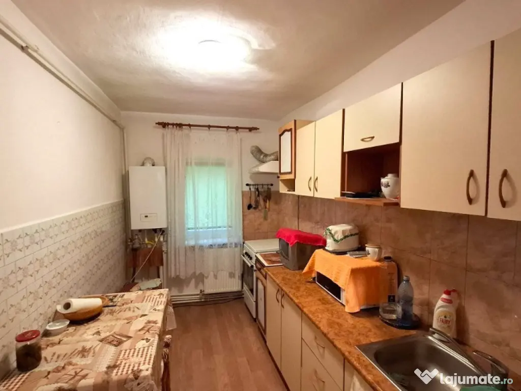 Apartament 3 camere, etaj1 (Politie)