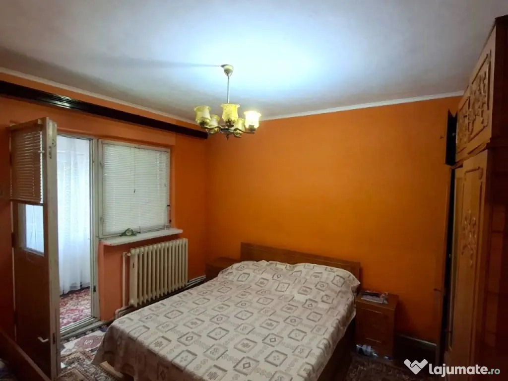 Apartament 3 camere, etaj1 (Politie)