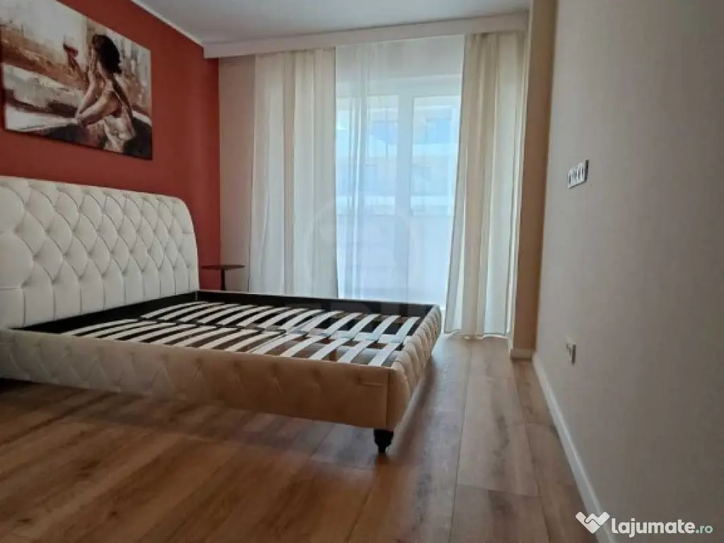 Apartament 3 camere semidecomandat zona Cetatii 