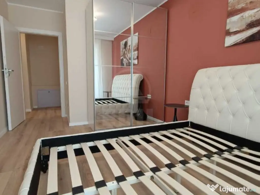 Apartament 3 camere semidecomandat zona Cetatii 