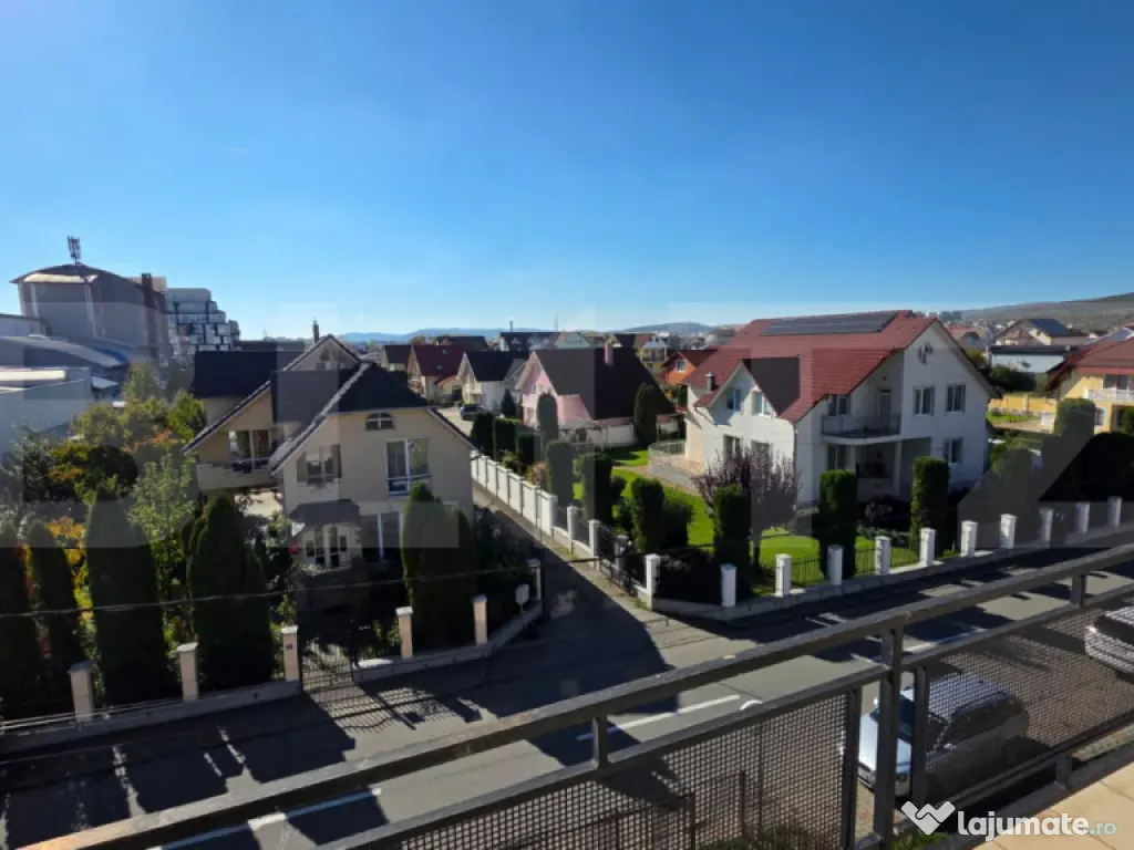 Apartament 110 mp, 3 camere cu parcare si boxa, Calea Moldov