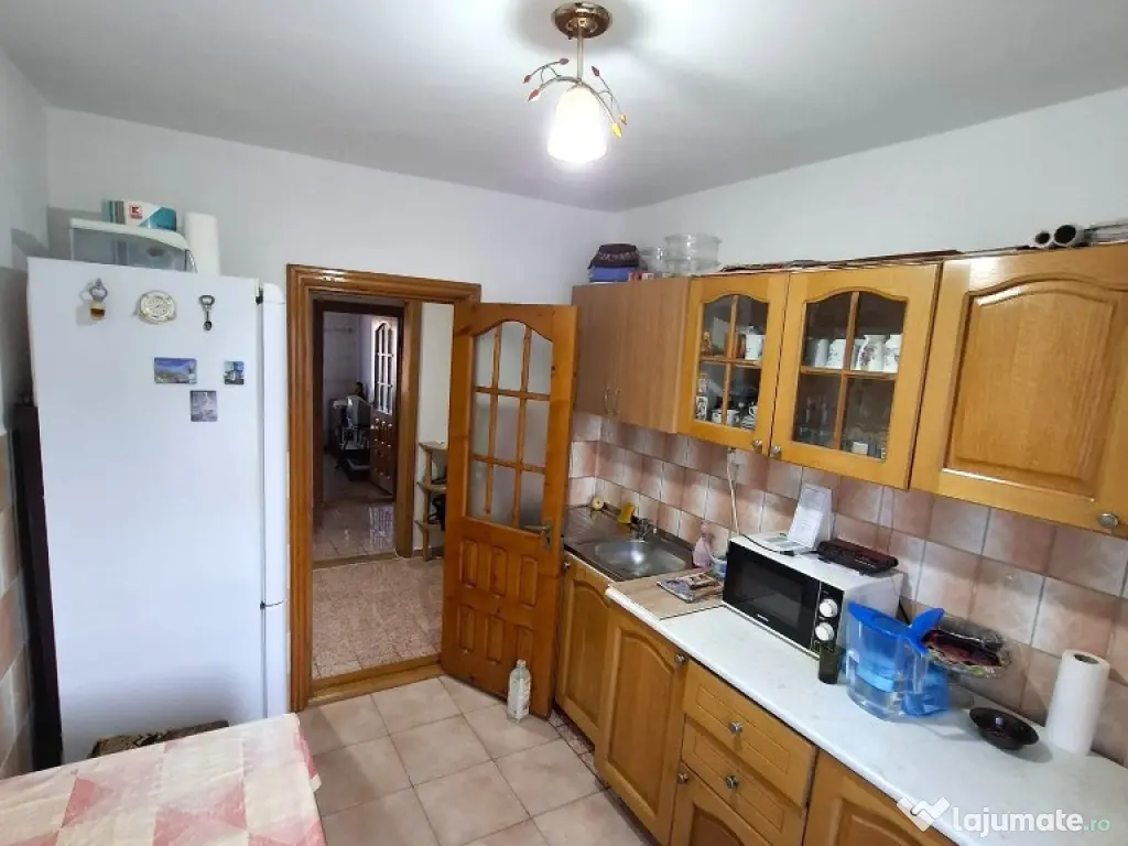 Apartament 3 camere – Zona Lidl Sud, Focșani 