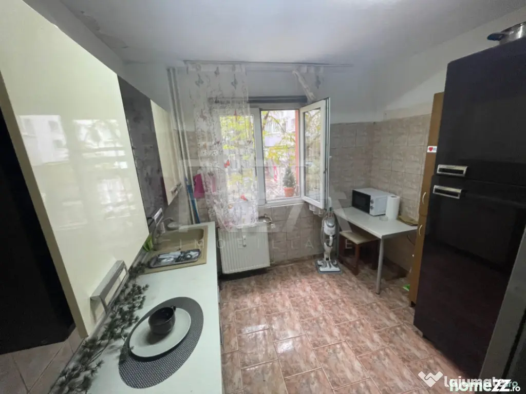 4 camere,Liviu Rebreanu,decomandat,et.1,parcare,79 mp,metrou