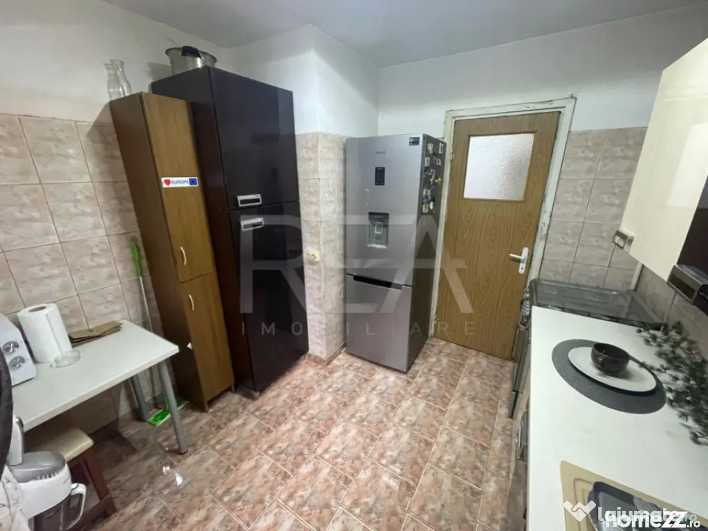 4 camere,Liviu Rebreanu,decomandat,et.1,parcare,79 mp,metrou