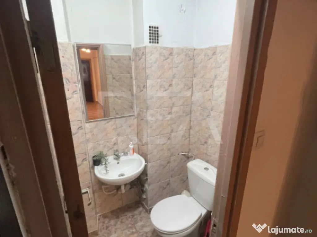 4 camere,Liviu Rebreanu,decomandat,et.1,parcare,79 mp,metrou