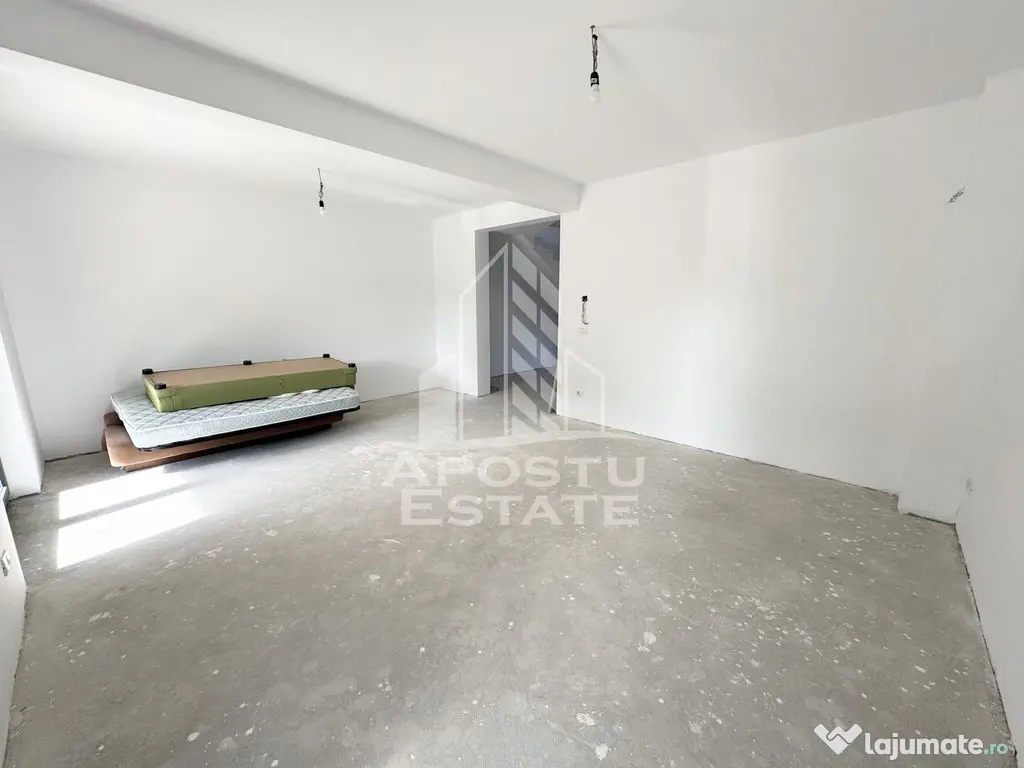 Duplex cu 4 camere, zid dublu, dormitor cu baie si dressi... 