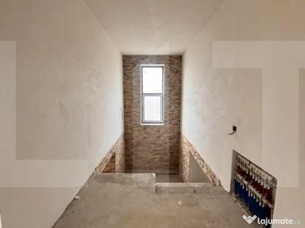Casă D+P+E+P în Răchiți - teren mare și posibilitate de